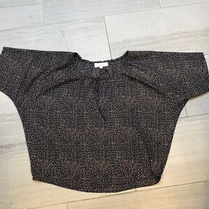 Women's Black and Cream Patterned Top